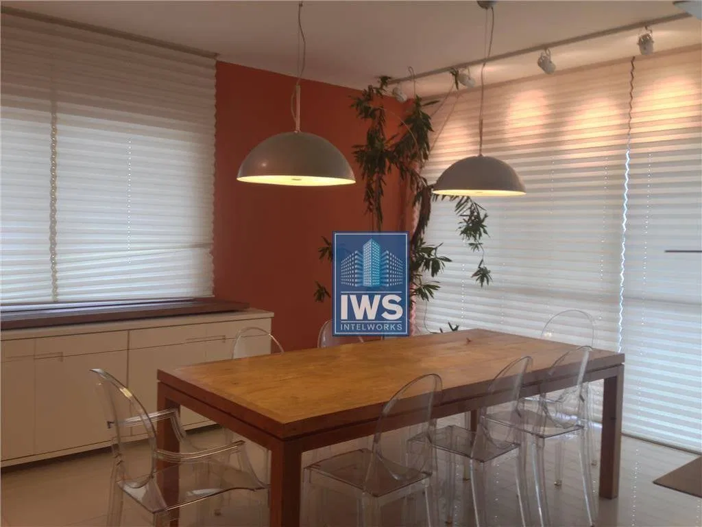 200 m² apartment with 4 bedrooms and 3 parking spots — photo 23