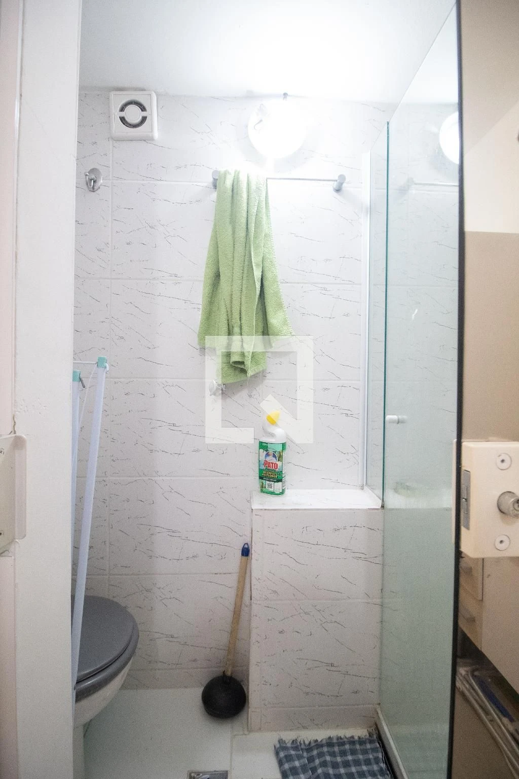 Furnished studio with 1 bedroom and 1 bathroom — photo 10