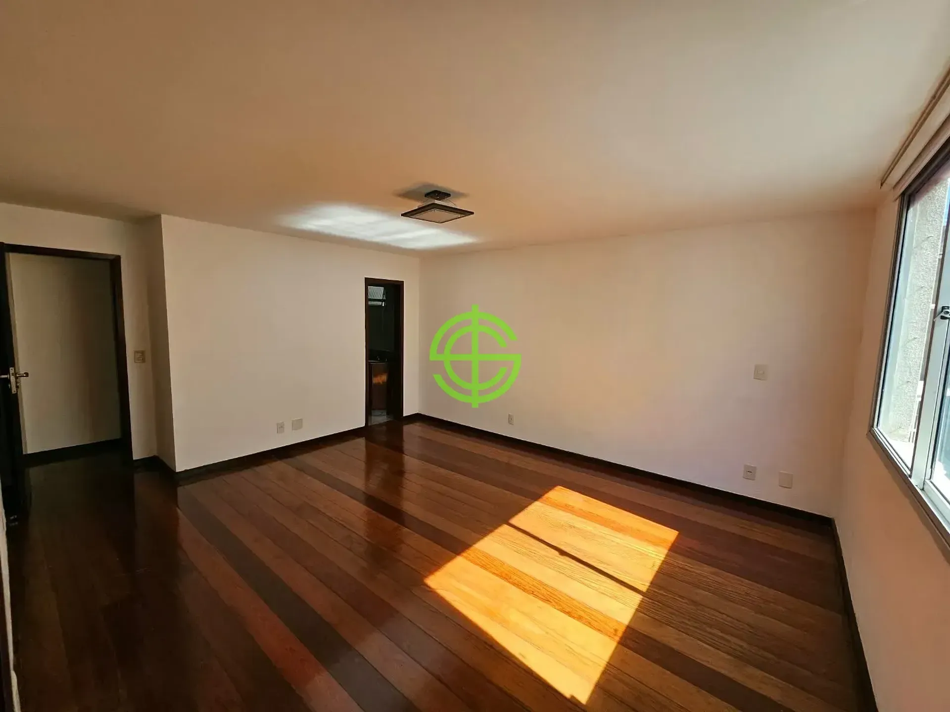 Apartamento com 3 quartos, 4 banheiros e cozinha fechada — photo 23