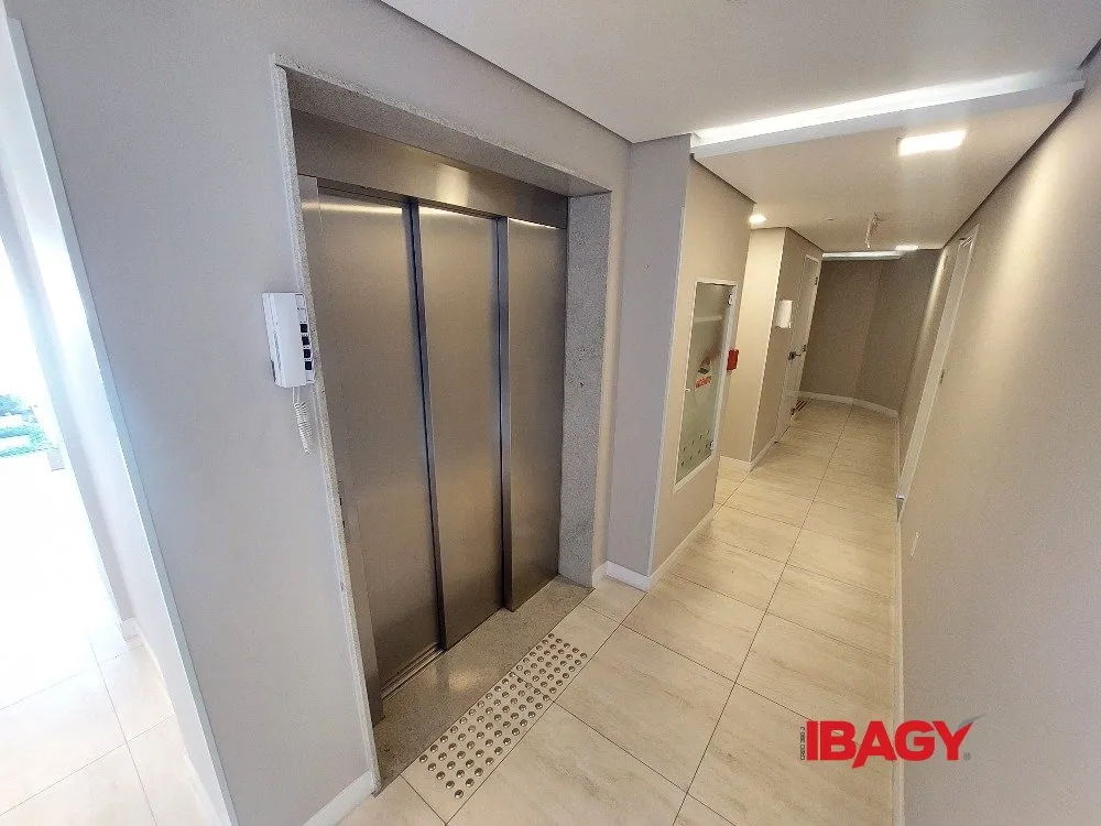 Balcony with a grill in a one-bedroom apartment, 39 m² — photo 13