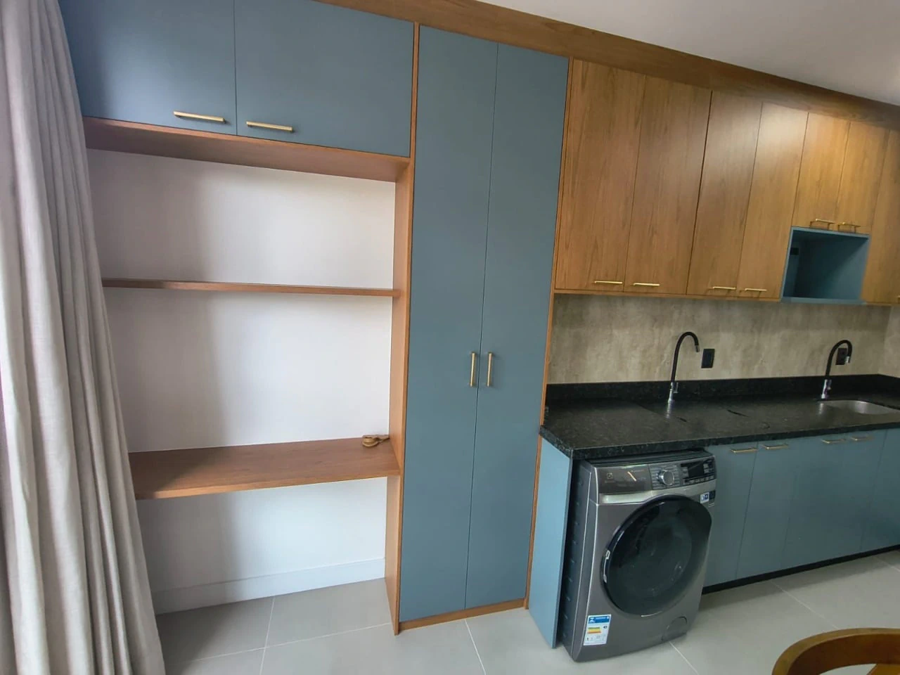 Furnished apartment, 32 m², with floor-to-ceiling windows — photo 6
