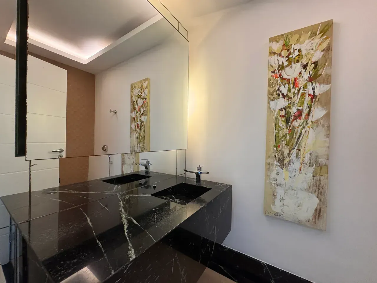 Unfurnished house with 5 bedrooms and glass showers — photo 6