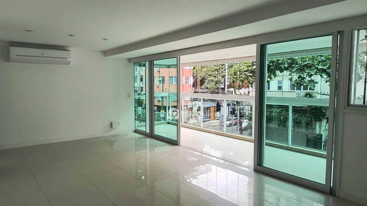 Apartamento de 4 dormitórios com 198 m² e cozinha fechada — photo 10
