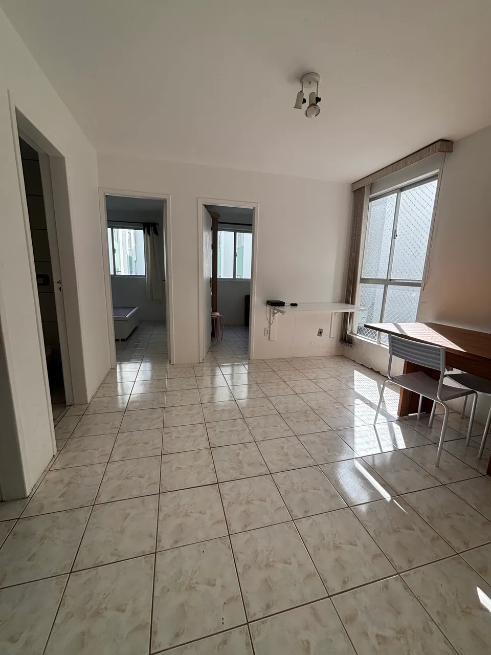 Unfurnished 2-bedroom apartment with separate kitchen — photo 5