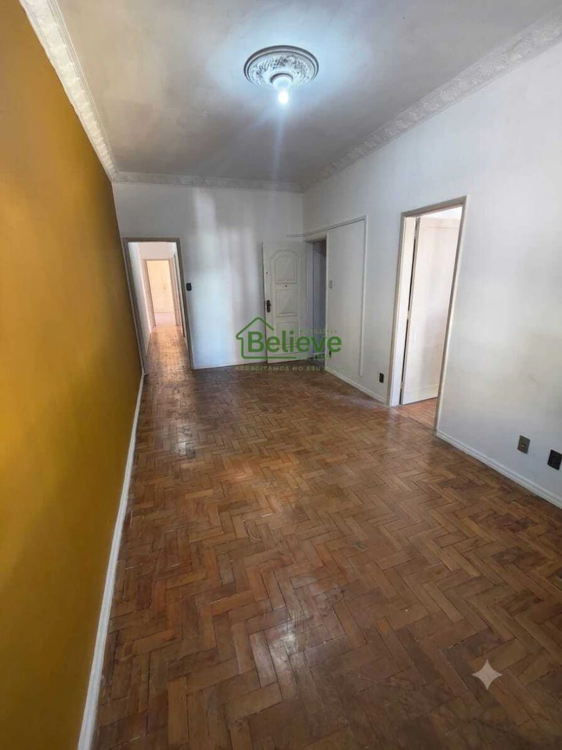 Apartment with 4 bedrooms and a closed-off kitchen — photo 5
