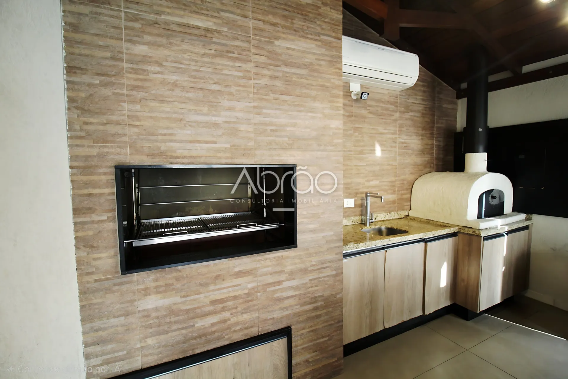 Furnished duplex apartment with 4 suites and 5 baths — photo 42
