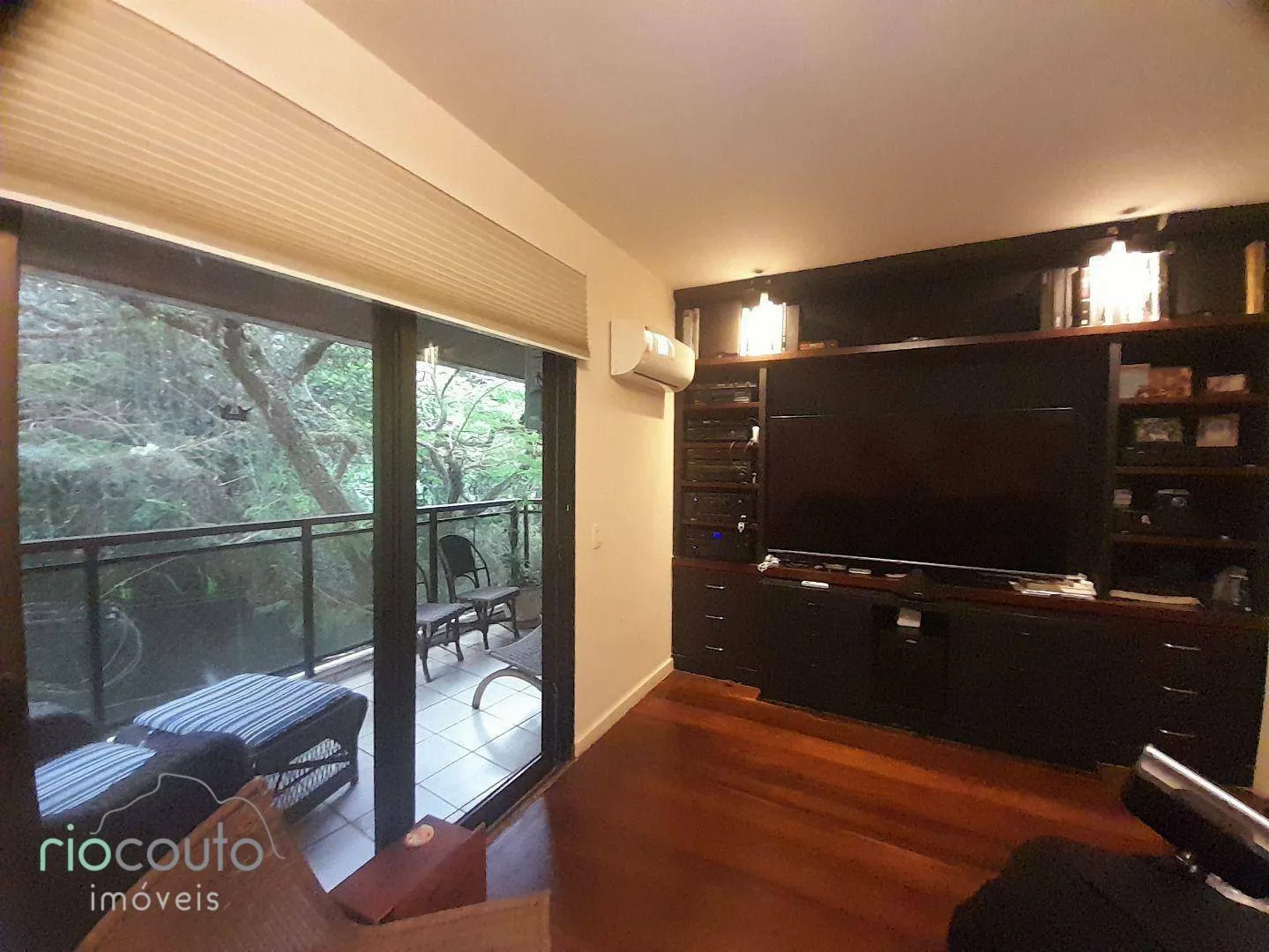 Apartment with 4 bedrooms and balconies, 370 m² — photo 22