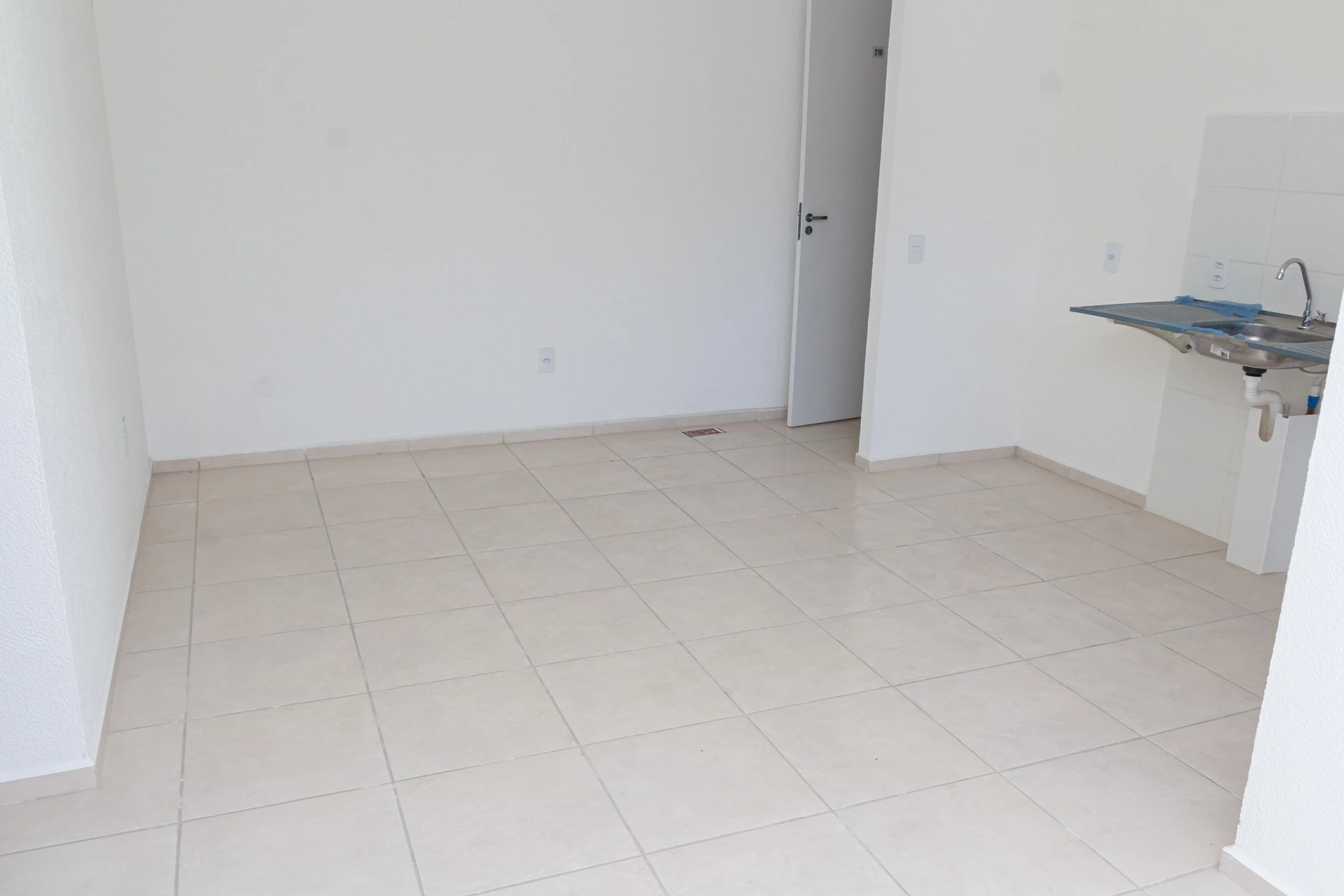 2-bedroom apartment in a building with a pool — photo 58