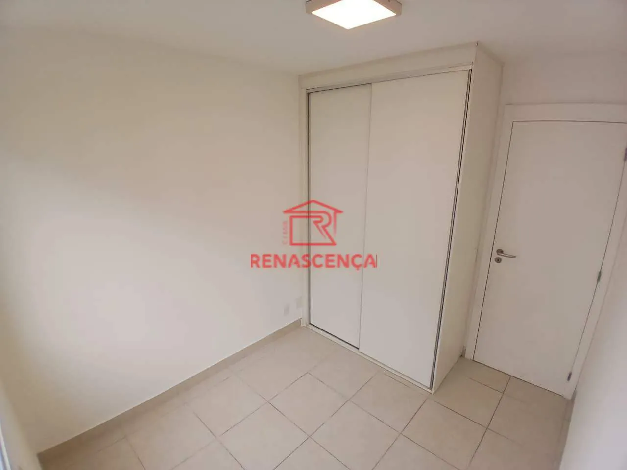 Apartamento de 2 quartos em condomínio com academia — photo 2