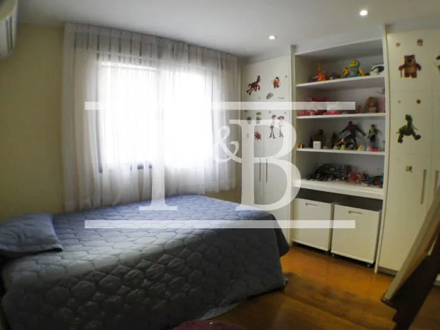 Apartamento com 3 dormitórios, 230 m² e varanda fechada — photo 22