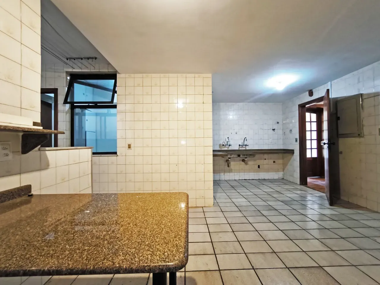 4-bedroom apartment with a home office in Rio de Janeiro — photo 36