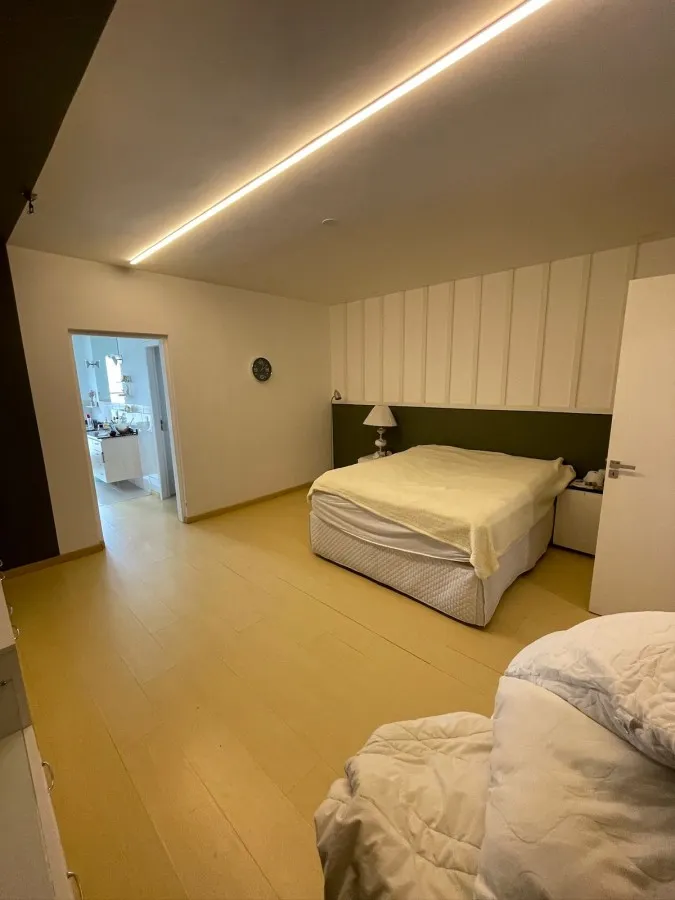 450 m² house with 4 bedrooms and 4 bathrooms — photo 24