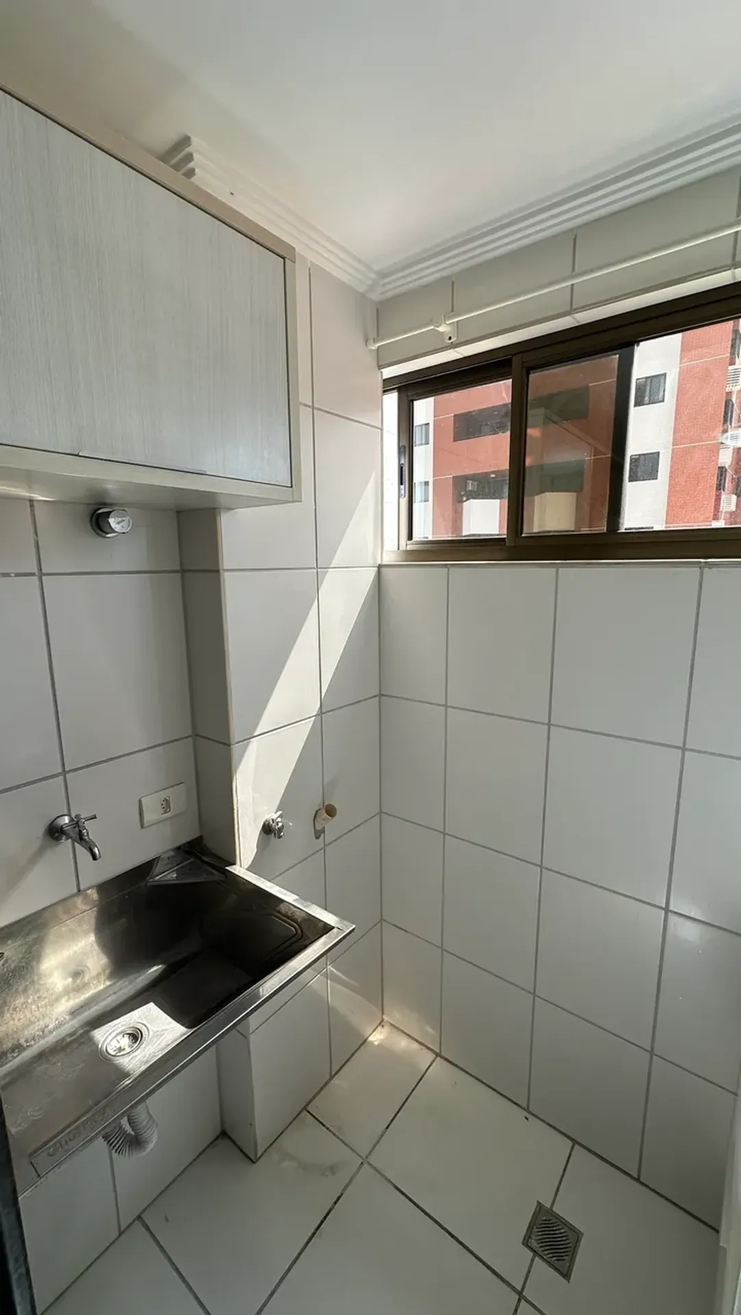 2-bedroom apartment in a building with a pool — photo 25