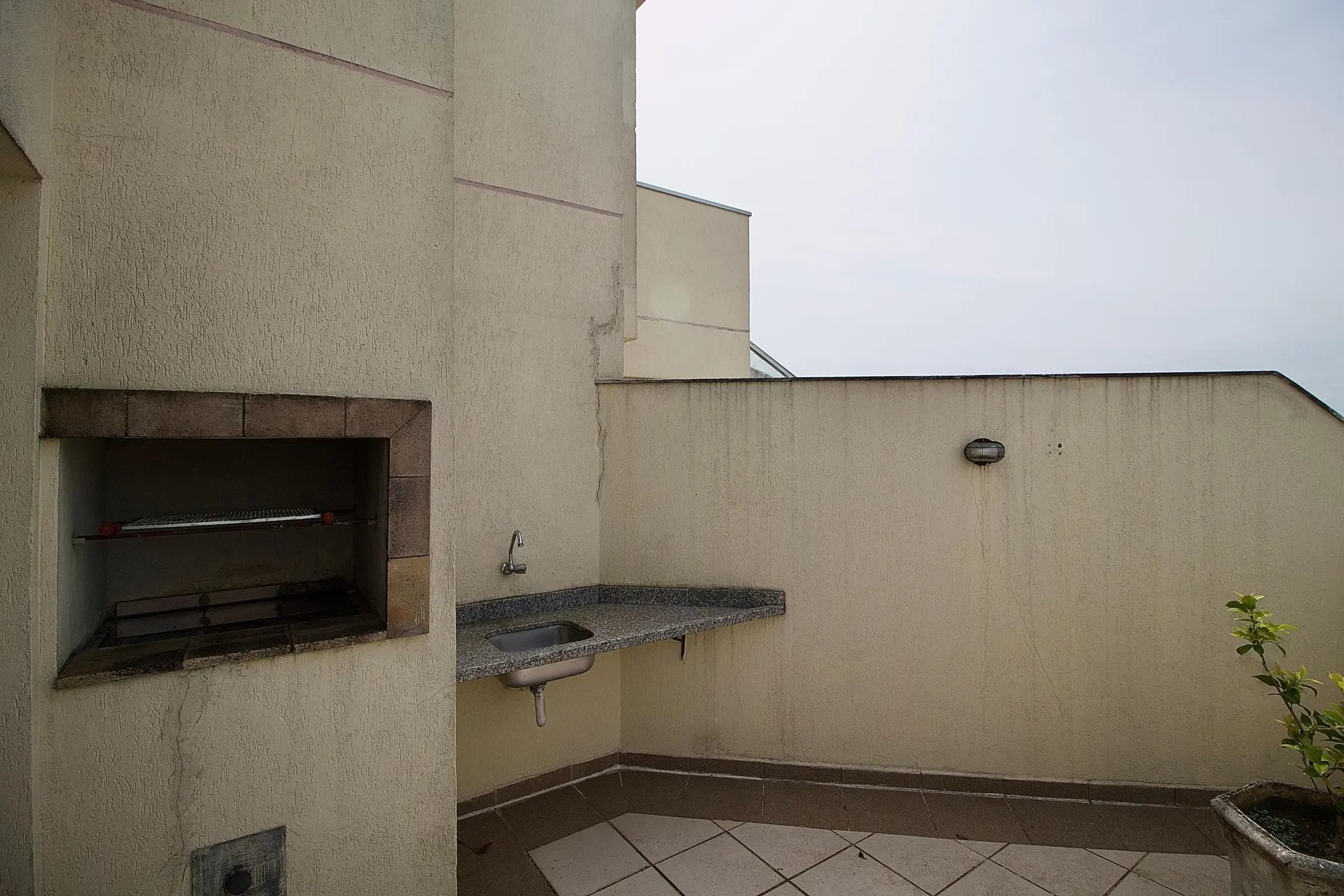 Floor-to-ceiling windows in a 2-bedroom apartment, 100 m² — photo 4