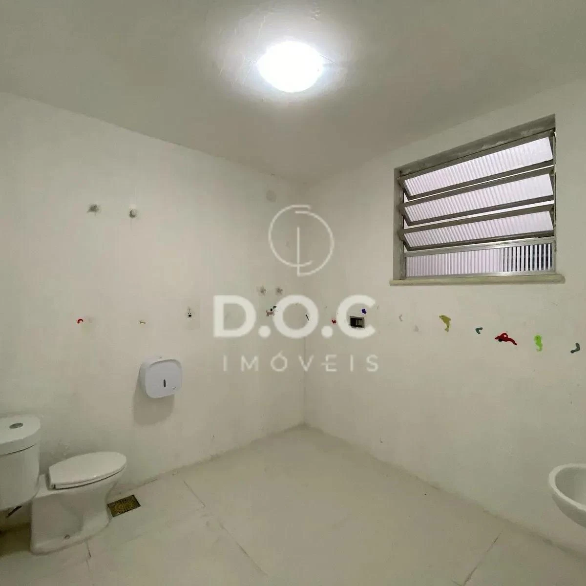 Rental house with fitted kitchen and 508 m² of space — photo 4