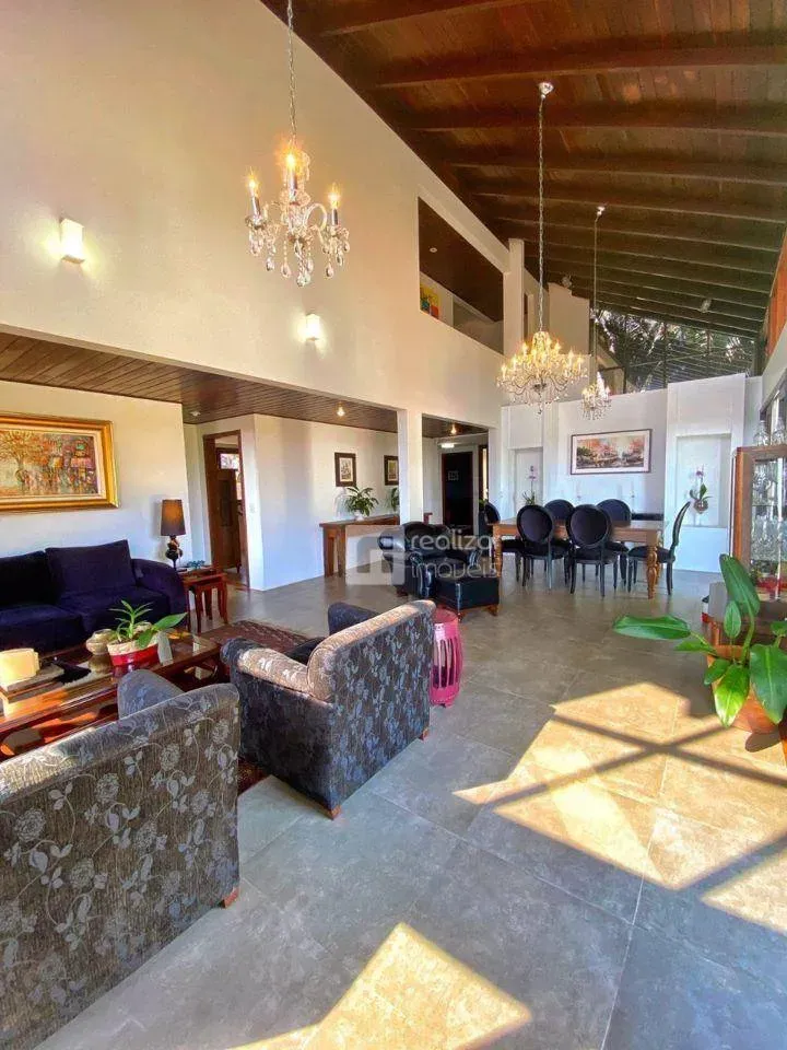 Casa con 4 dormitorios en suite y ventanales del suelo al techo — photo 6