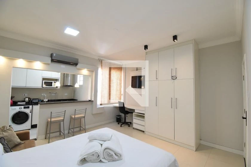 Studio mobiliado com cozinha americana e 1 quarto — photo 9