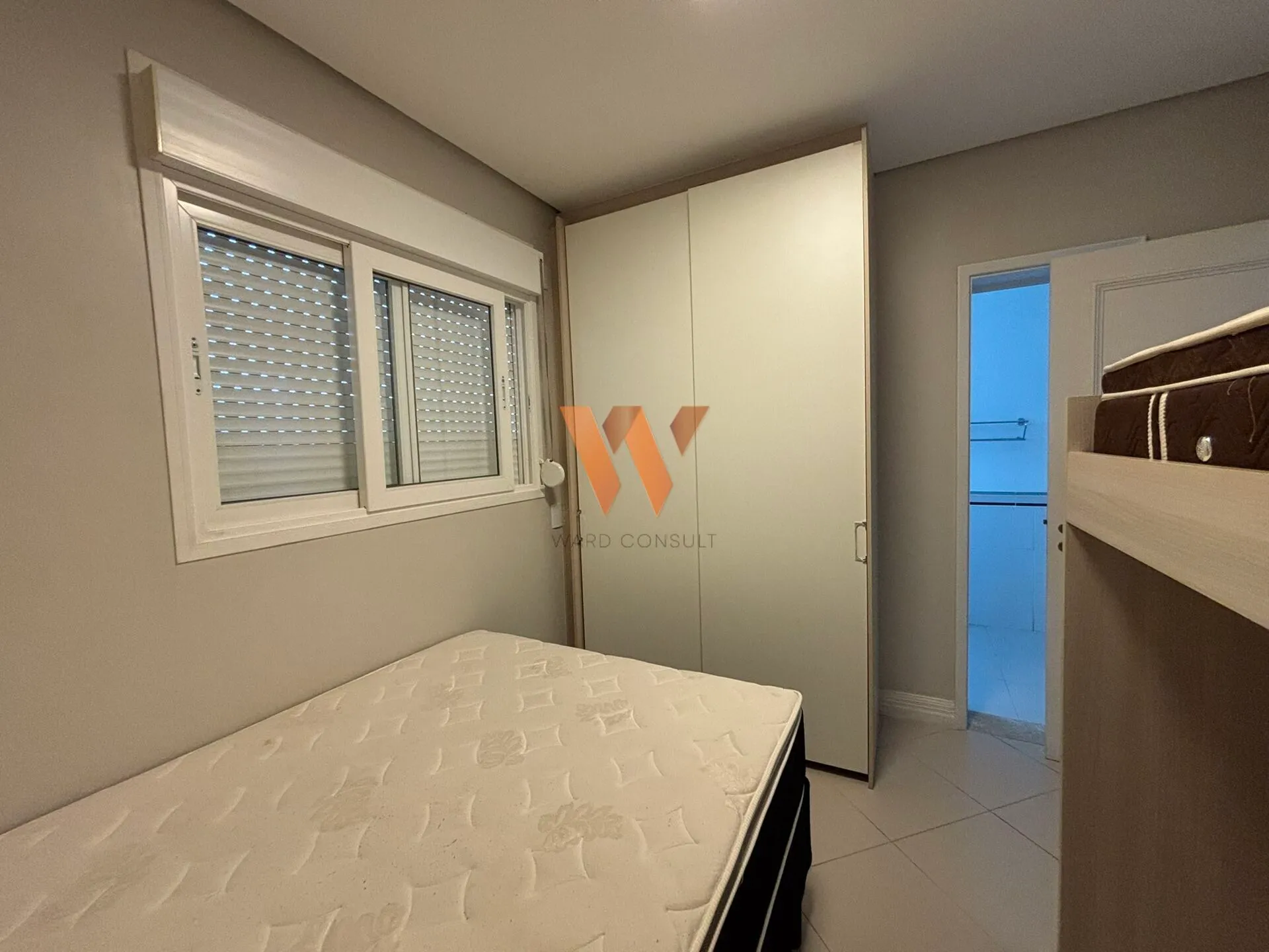 Furnished apartment with 3 en-suites and 236 m² — photo 41
