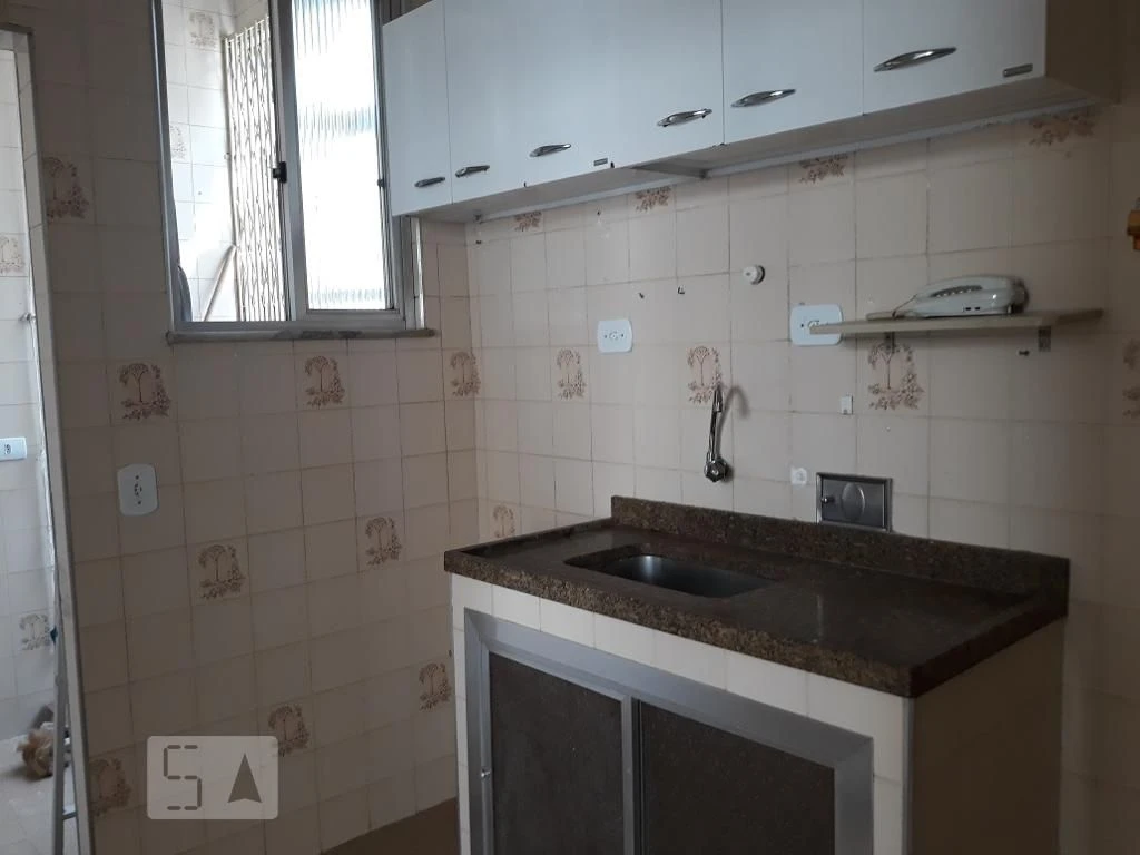 Apartment, 74 m², with wood or laminate floors — photo 2