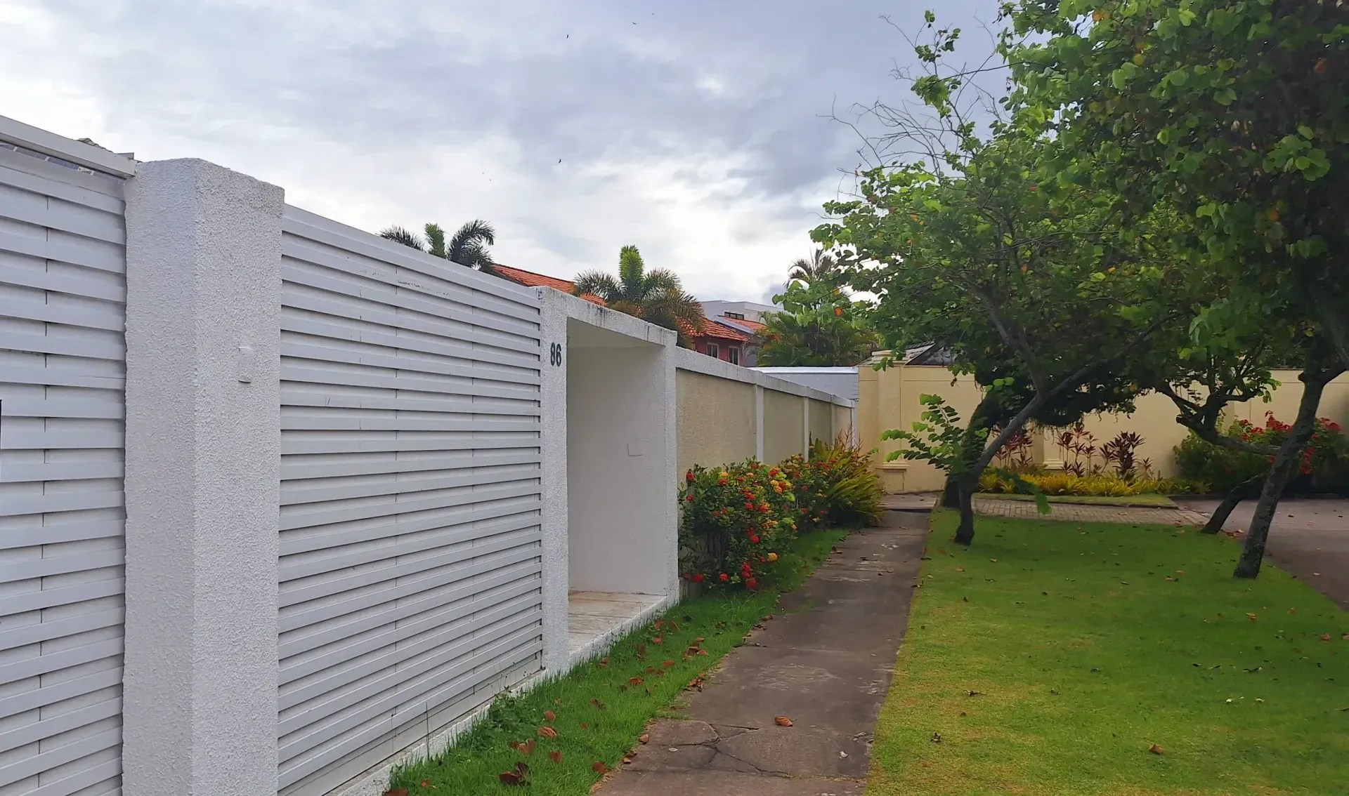 House with 900 m², 5 bedrooms and 4 parking spots — photo 35