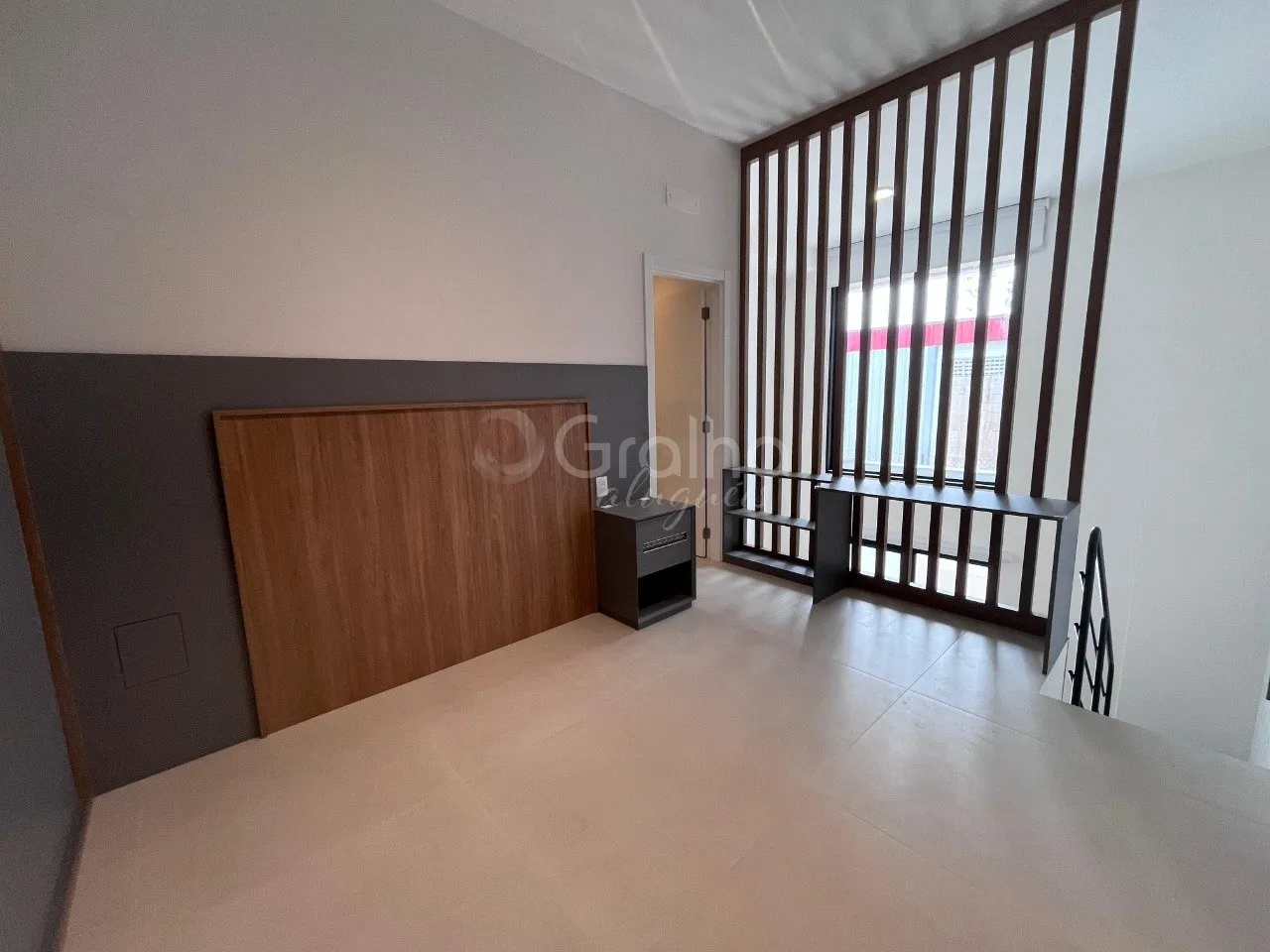 Floor-to-ceiling windows in a one-bedroom apartment, 80 m² — photo 19
