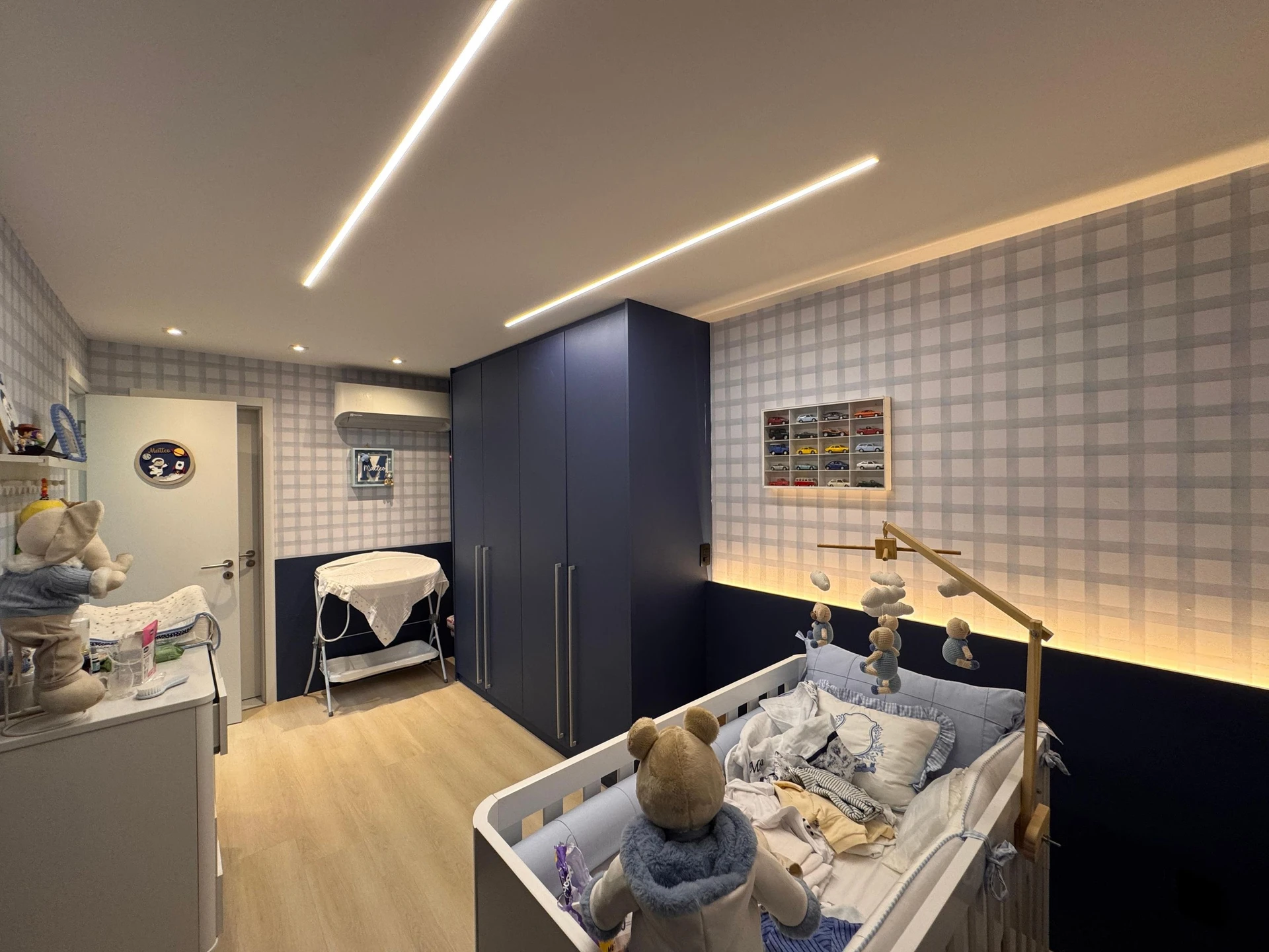 Будинок 280 м² із заскленим балконом та панорамними вікнами — photo 9