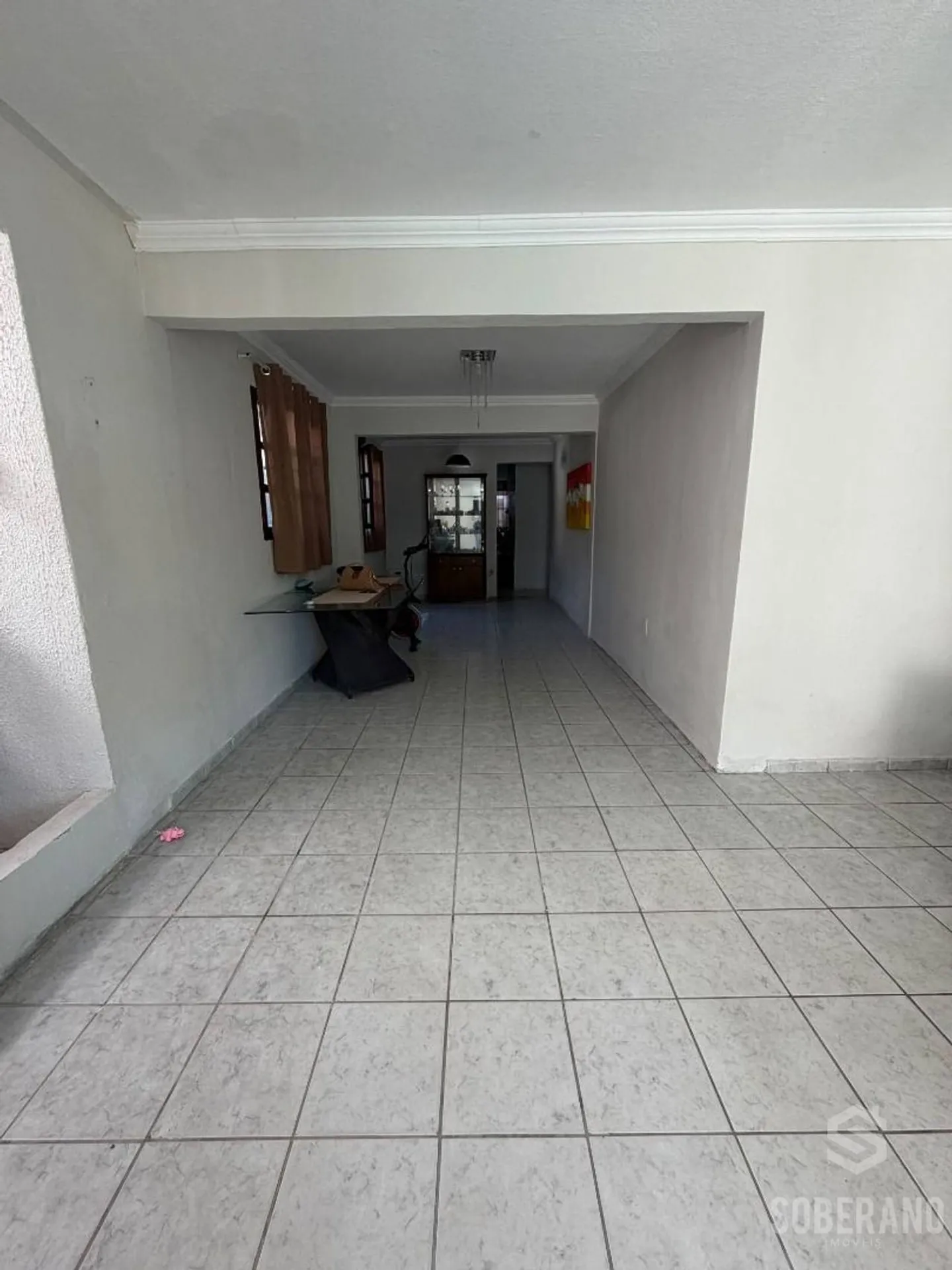 Balcony with a grill in a 6-bedroom house, 360 m² — photo 14