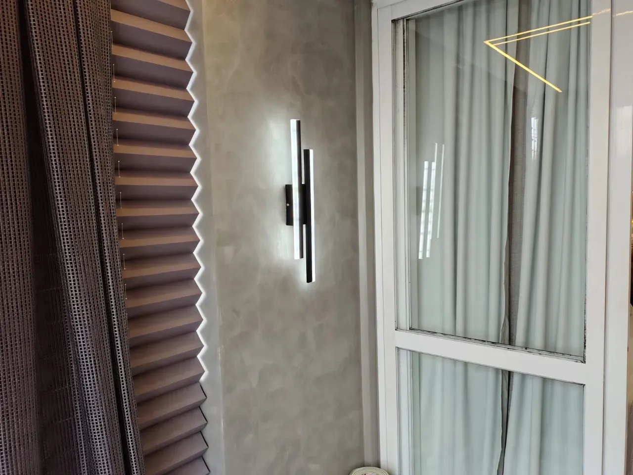 Apartamento com 3 quartos e varanda, pisos de cerâmica — photo 35