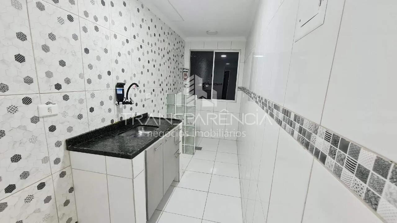 Wood or laminate floors in a 2-bedroom apartment, 45 m² — photo 2