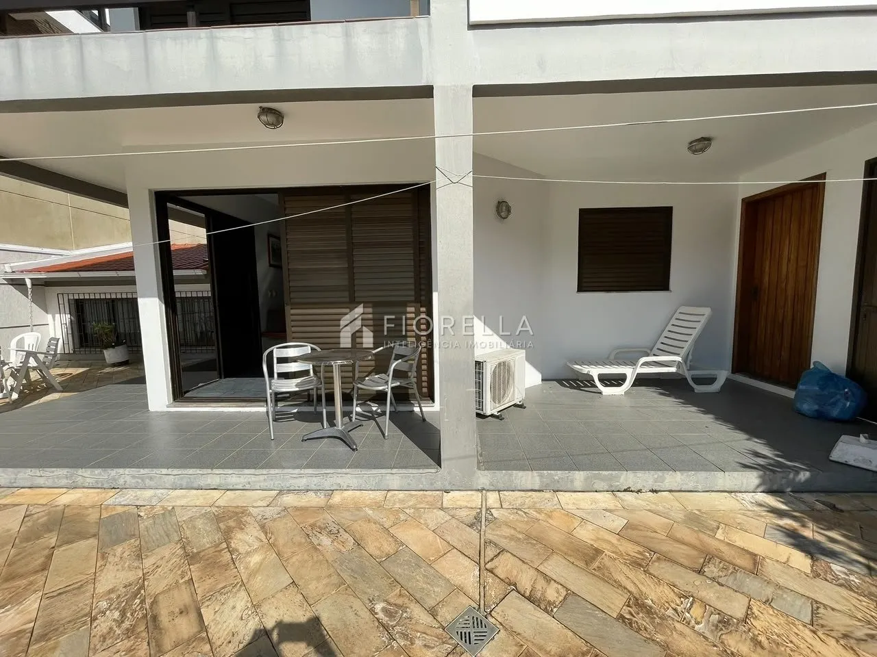 Furnished house, 376 m², with a water view — photo 57