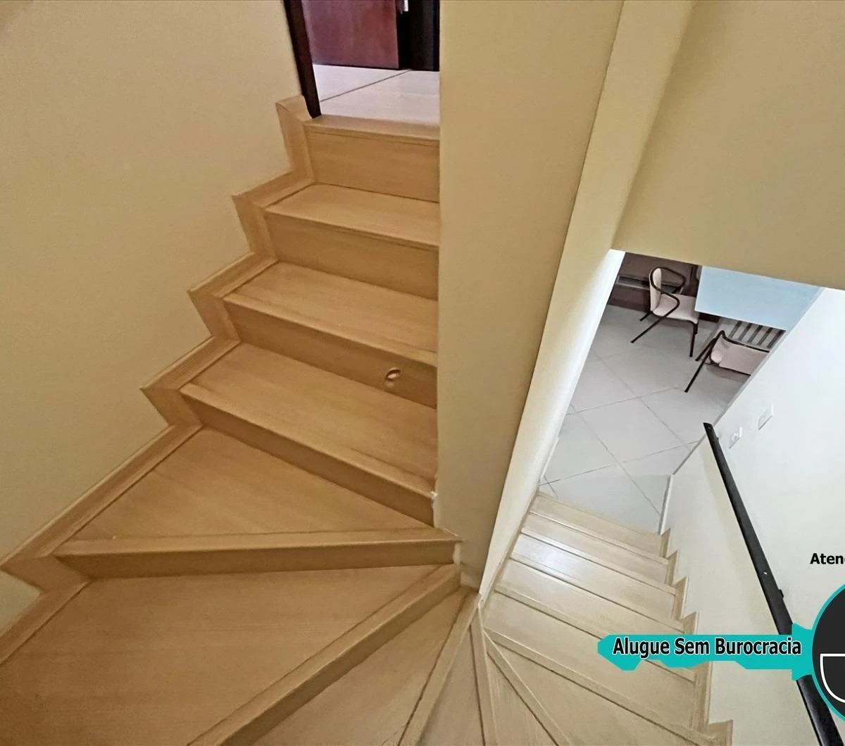 3-bedroom house with a suite and 2 parking spots — photo 9