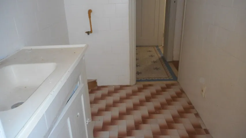 1-bedroom apartment with balcony and no parking — photo 2