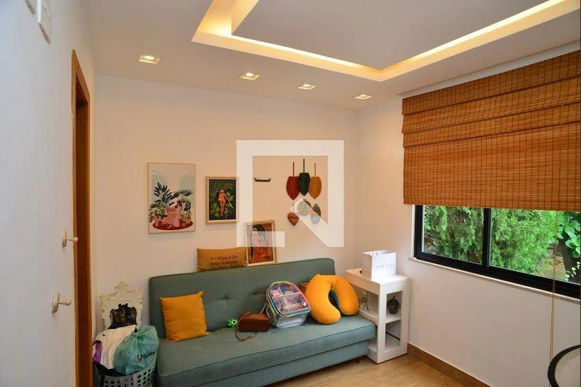 6-bedroom house with a bathtub — photo 7