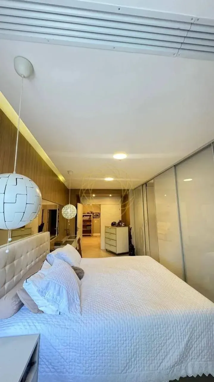 Furnished apartment with 4 bedrooms and 381 m² — photo 20