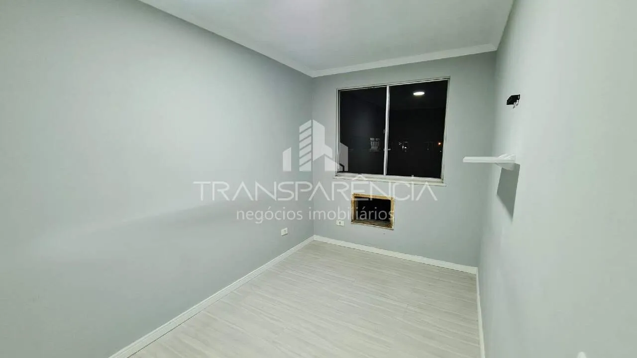 Wood or laminate floors in a 2-bedroom apartment, 45 m² — photo 3