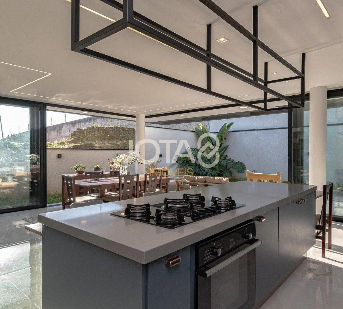 Мебльований будинок 283 м² з відкритою кухнею — photo 21