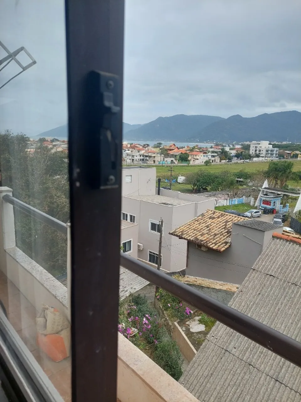 Mountain view in a one-bedroom apartment, 35 m² — photo 11