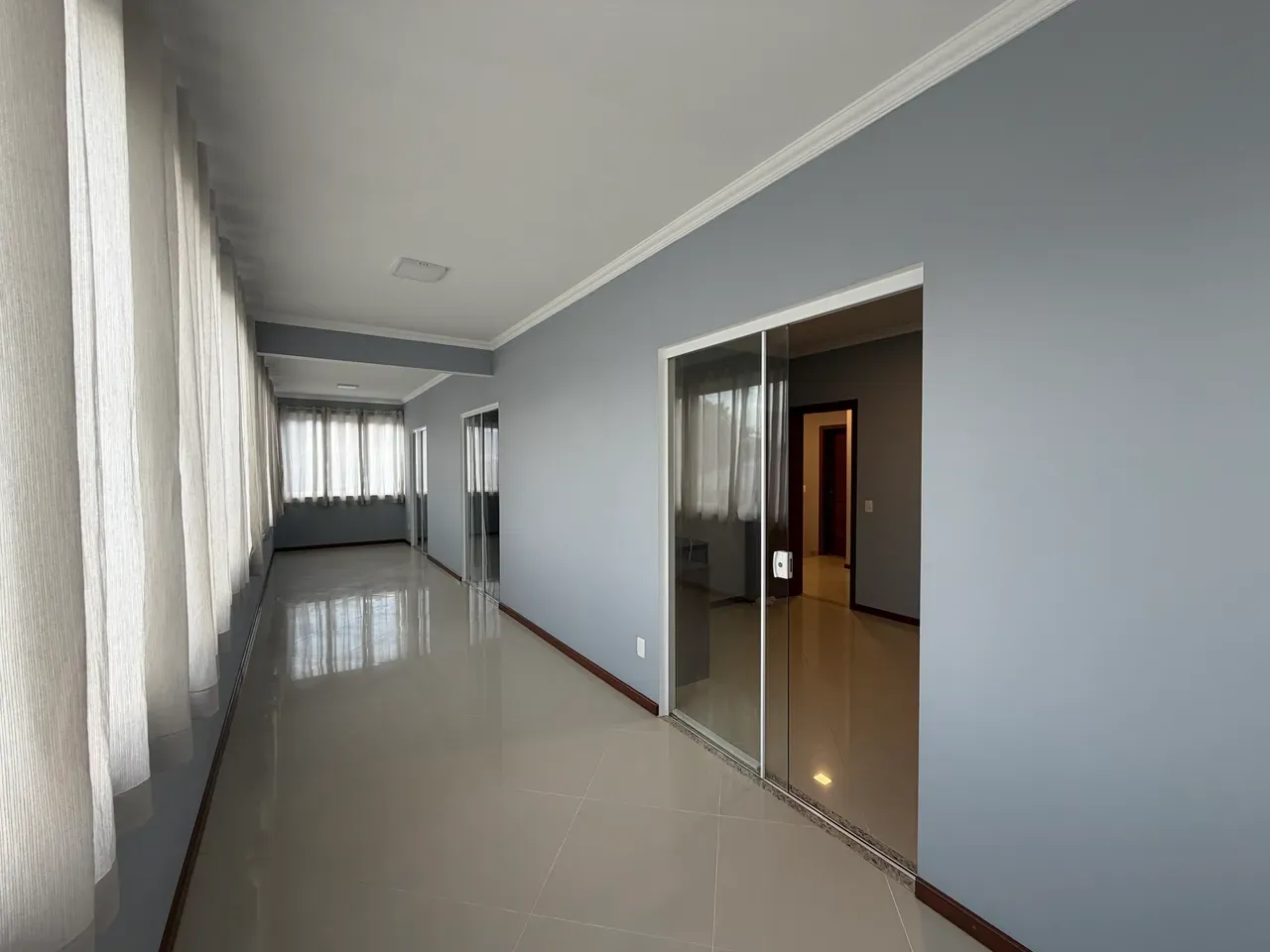 Casa com 4 quartos e 5 banheiros, 300 m² — photo 23