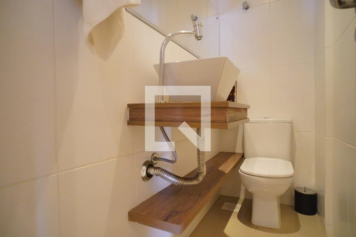Glass-enclosed balcony in a 2-bedroom apartment, 78 m² — photo 10