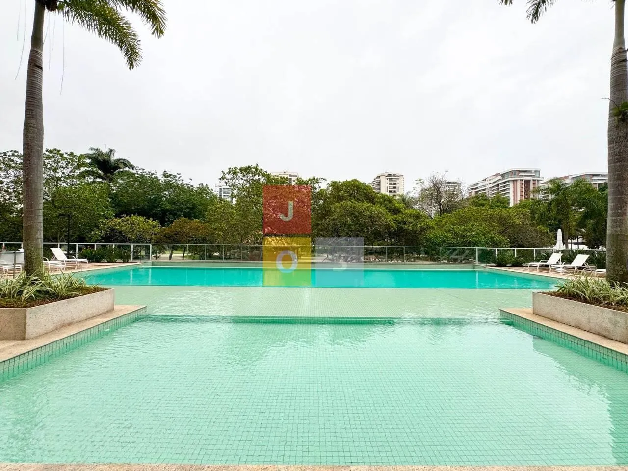 Apartamento mobiliado, 193 m², com janelas do piso ao teto — photo 61