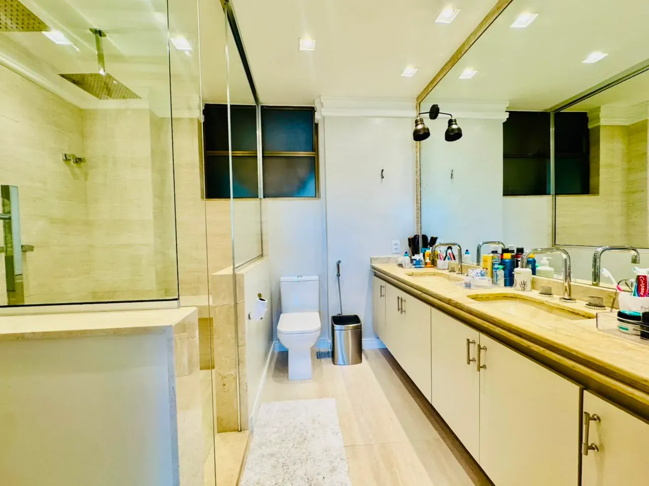Furnished 3-bedroom apartment with 3 bathrooms — photo 25