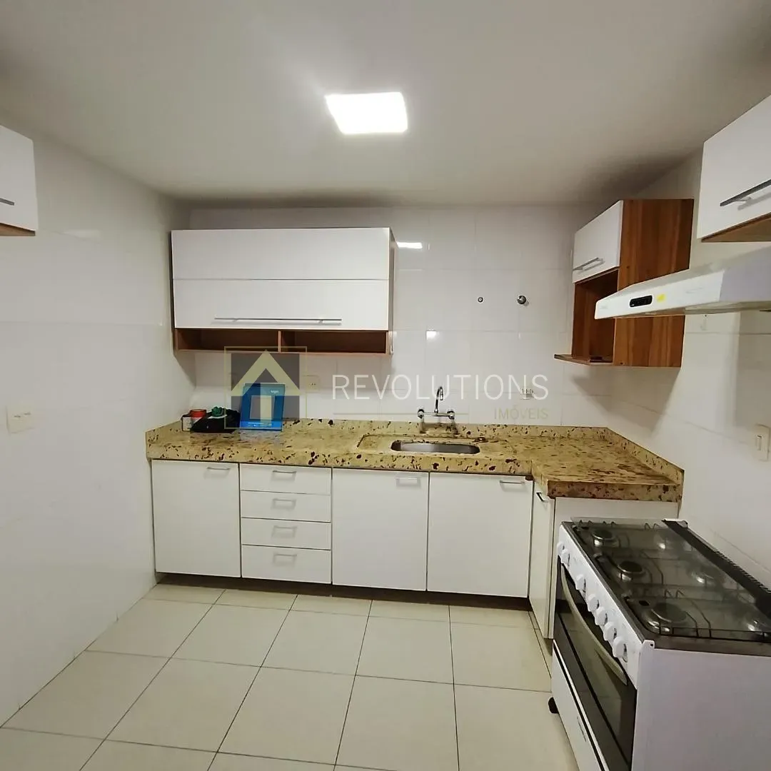 Apartamento de 3 quartos com 5 banheiros e cozinha fechada — photo 22