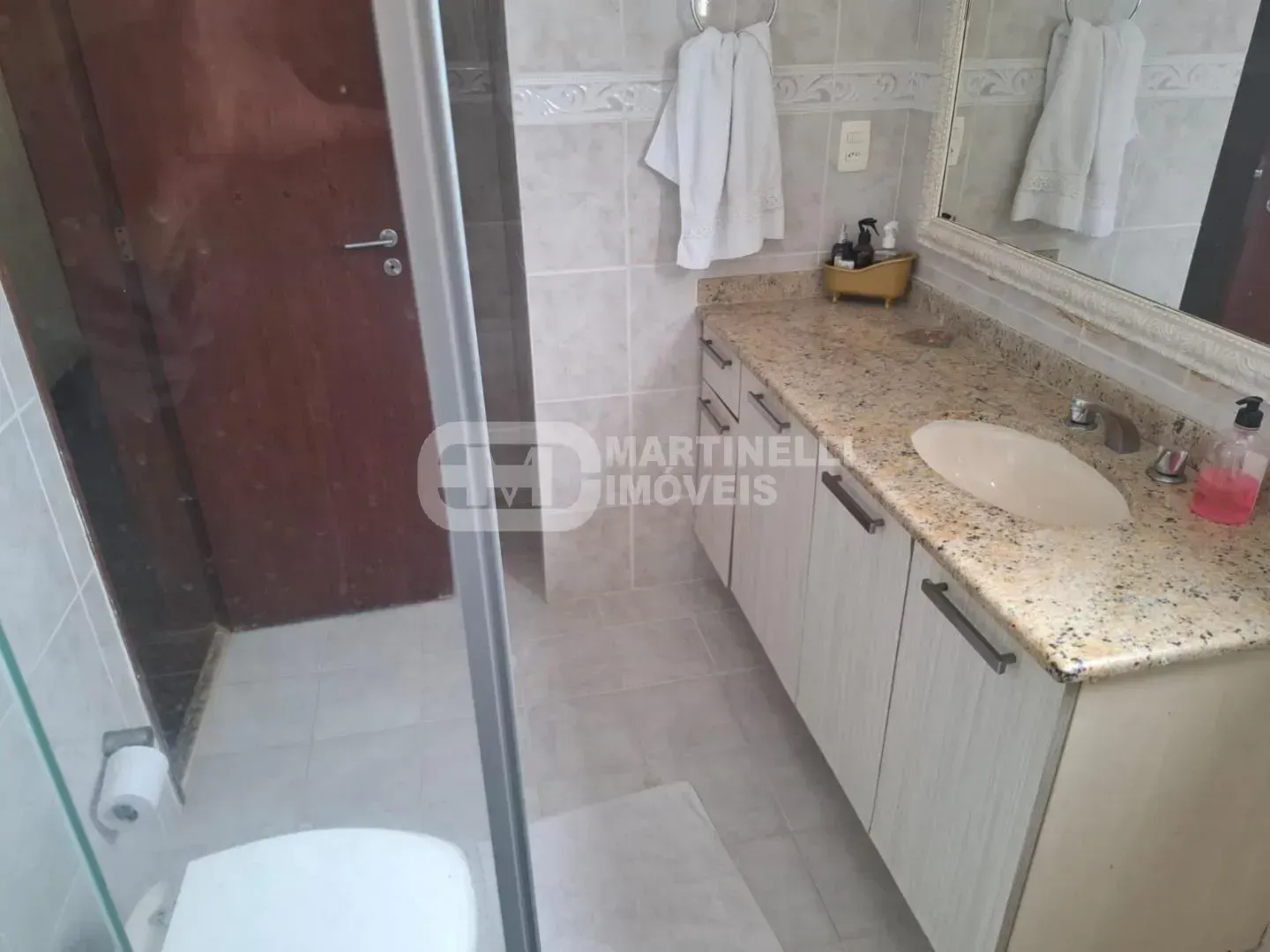 Furnished 3-bedroom apartment with a terrace — photo 21
