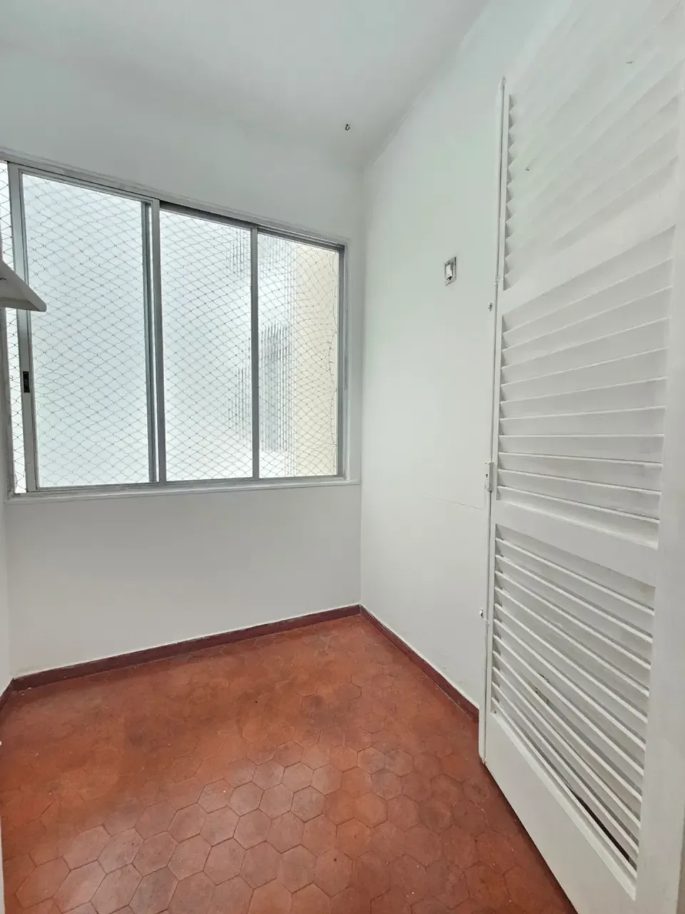 Apartamento com 2 quartos e 80 m² com chuveiro e banheira — photo 19