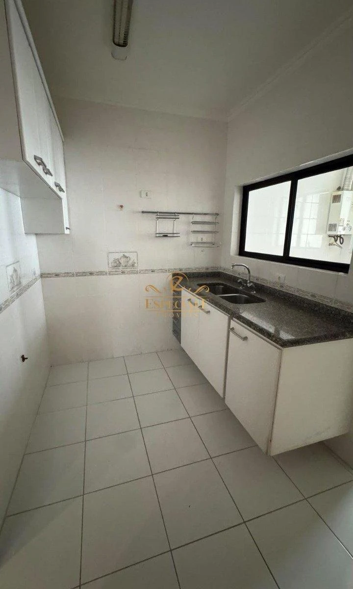 3-bedroom apartment with a bathtub — photo 16