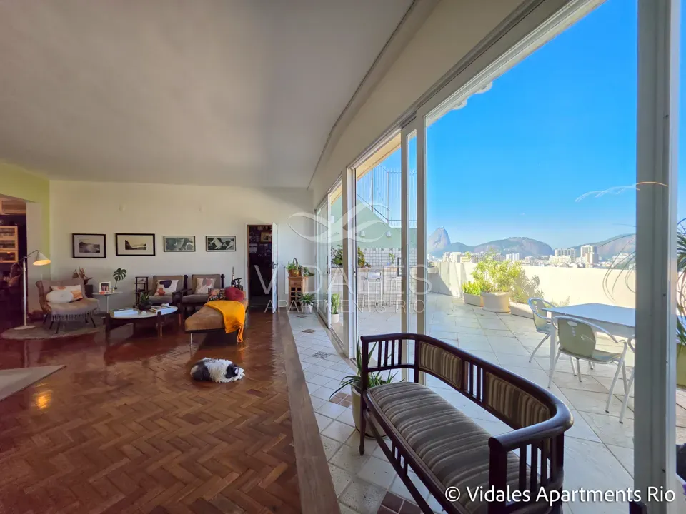 Furnished 715 m² apartment with 4 en-suite bedrooms — photo 27