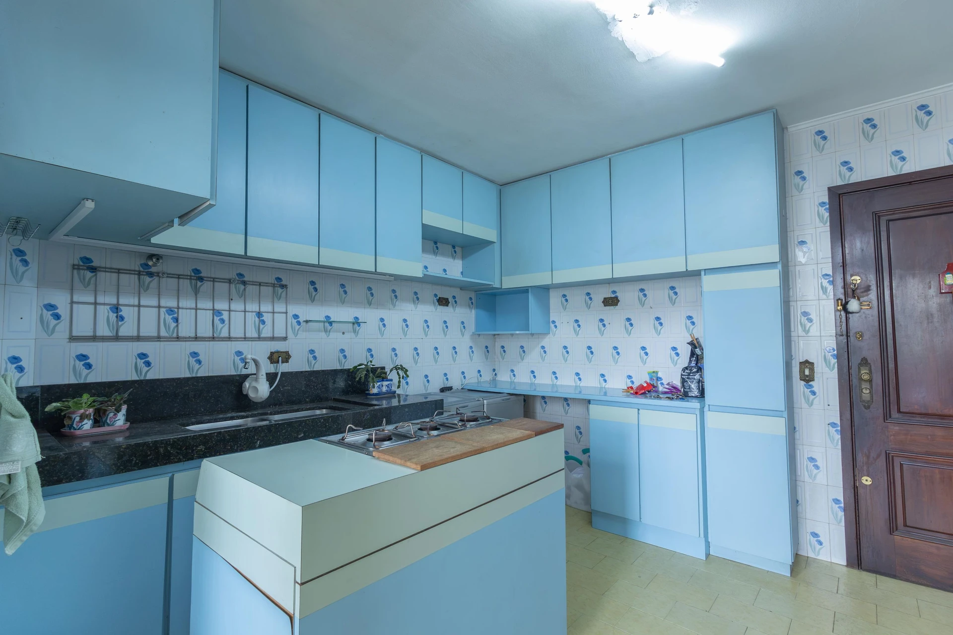 Furnished apartment with 3 bedrooms and 1 en-suite — photo 49