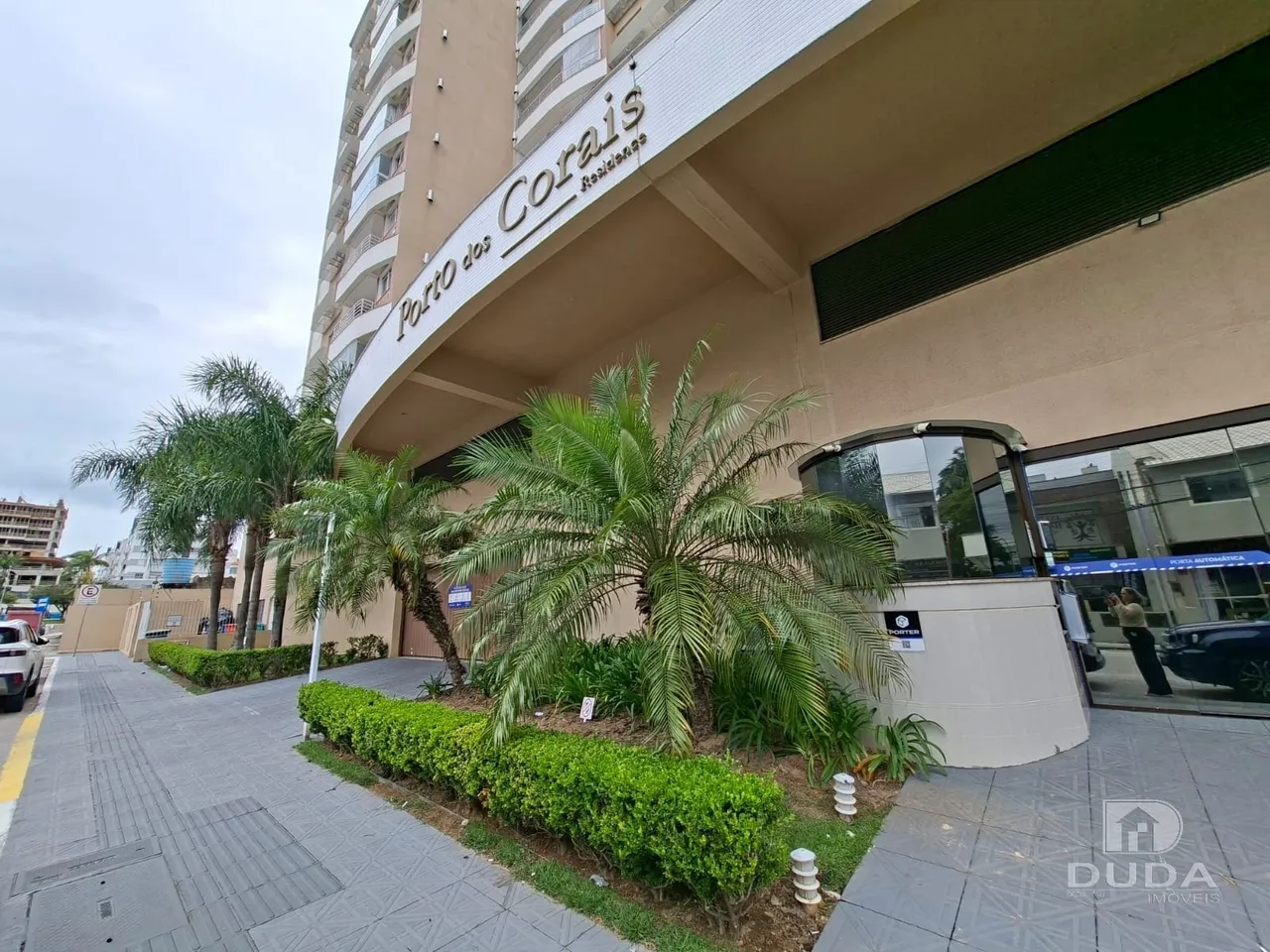2-bedroom apartment in a building with a gym — photo 3