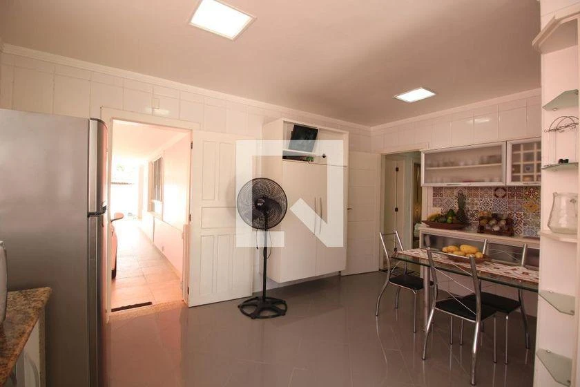 Condominium house with 4 bedrooms and 329 m² — photo 46