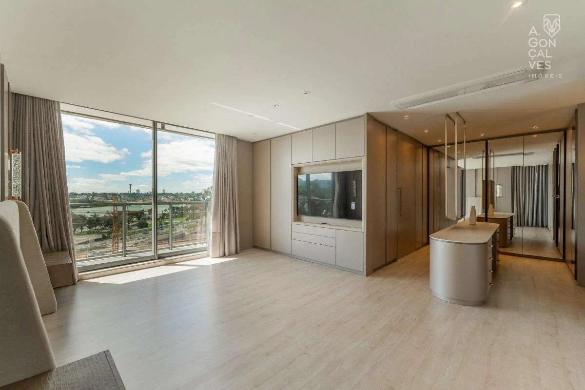Furnished apartment with 3 en-suite bedrooms and 4 parking — photo 8